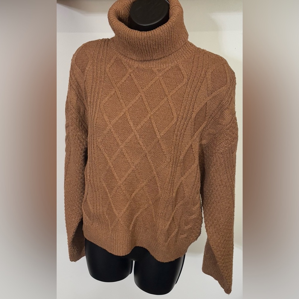 Elie Tahari tan/orange turtle neck cable knit sweater, beautiful cozy design M